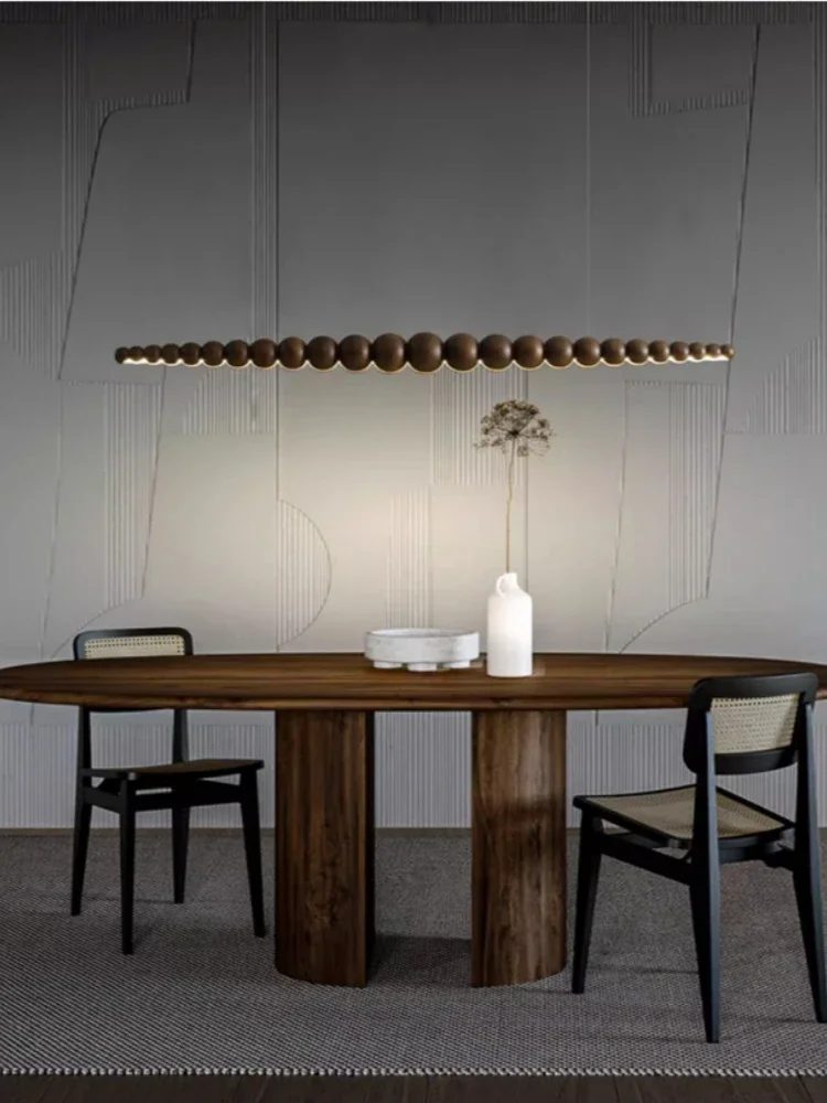 Długa drewniana lampa wisząca  – Desk Setup Minimalist recenzja i cena